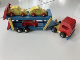 Holzspielzeug Autotransporter mit 3 Autos