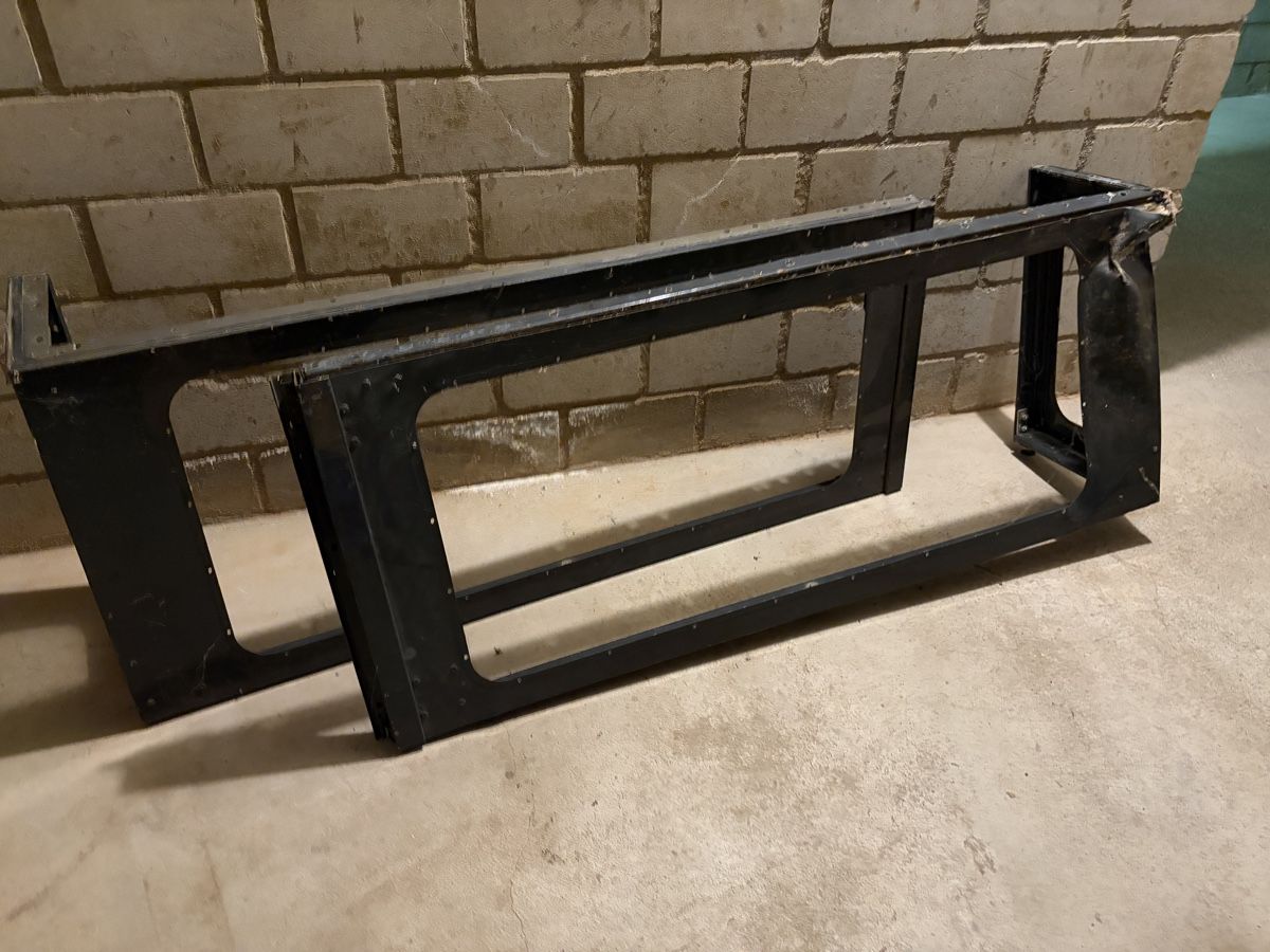 Land Rover Tutti pezzi di ricambio auto: Seitenteile zu Landrover 110 – Difettoso da Herzogenbuchsee venduto da Wels1964 5