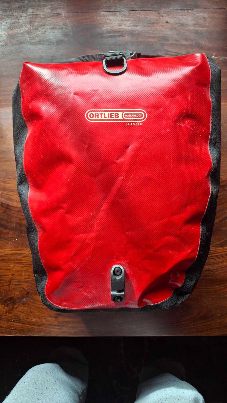 Ortlieb Borse: Ortlieb Gepäckträgertasche - Back-Roller Core 20L – Usato da Flühli LU venduto da flysite