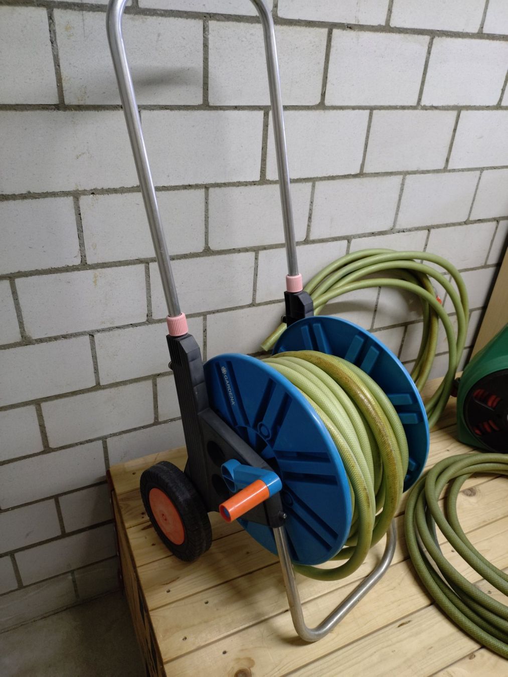 Gardena Tuyaux & tubes: Gardena Schlauchrollen – D'occasion à Buochs par mar_z6jf 1