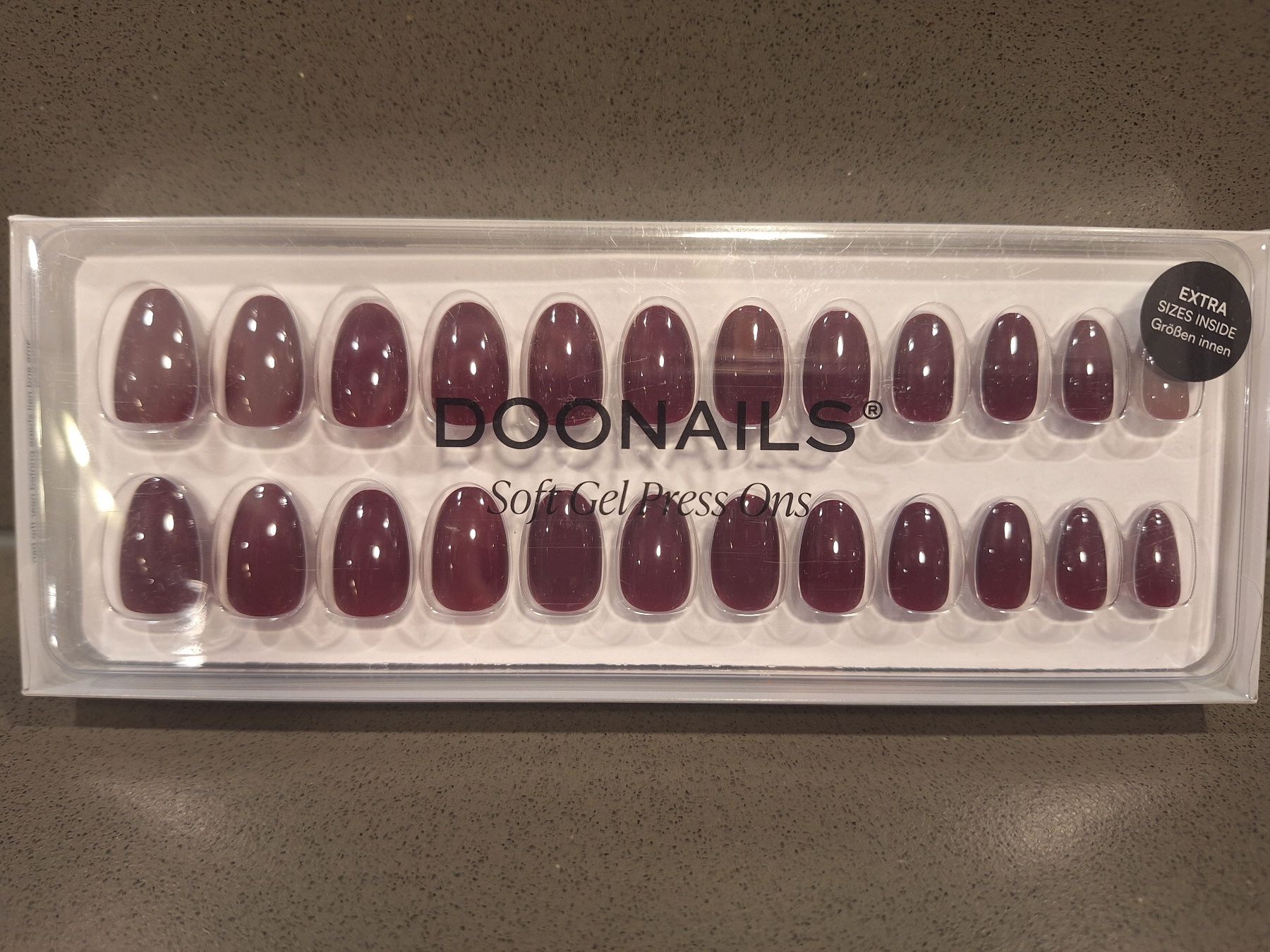 Künstliche Fingernägel: DOONAILS Soft Gel Press Ons / Short Round / Farbe Into You – Neu und originalverpackt aus Zürich von Susan1510