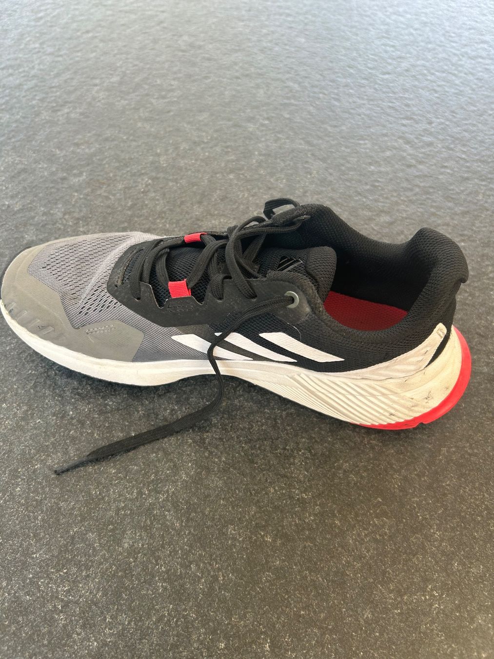 Schuhe für Jungen: Turnschuhe TERREX abzugeben Gr. 40.5 – Gebraucht aus Bronschhofen von marwees01 3