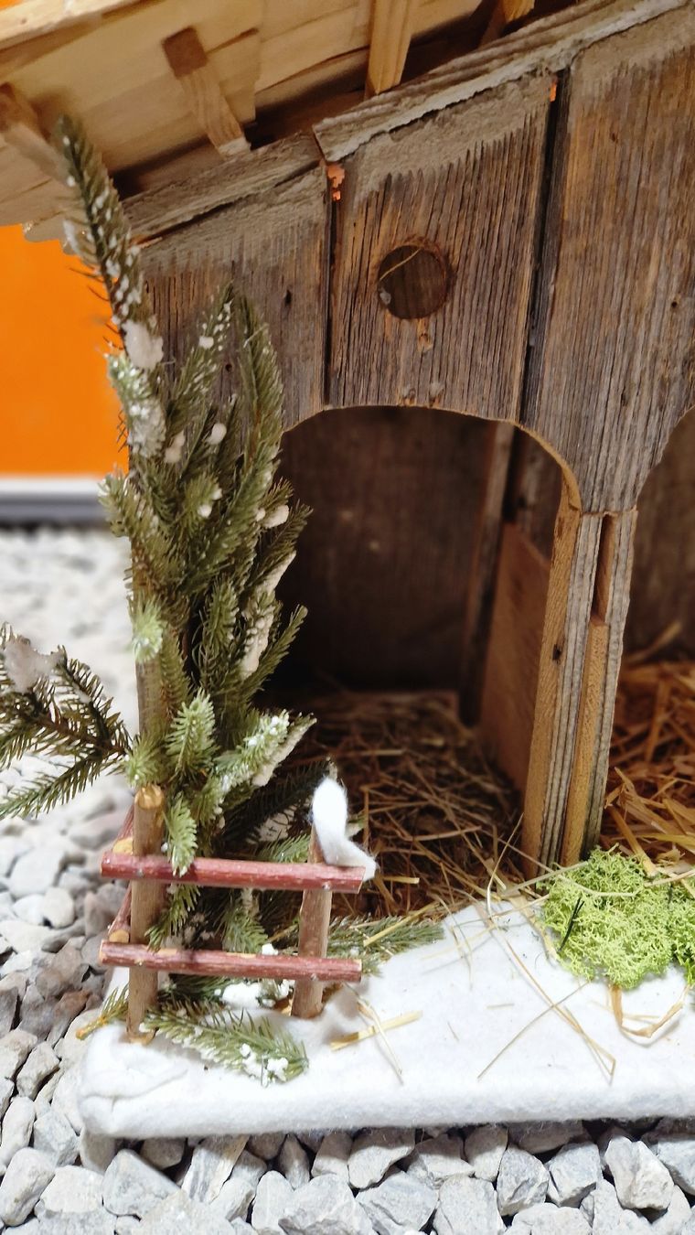 Tutte le decorazioni: Krippe – Usato da Giswil venduto da Jndira 4