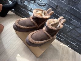 INUIKII Boots Brown Sheepskin Size 39 New