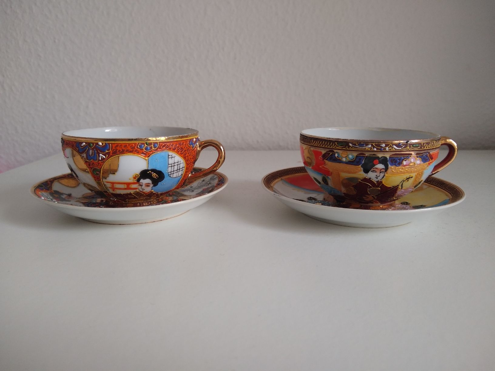 Set di piatti: 2x Japanese Geisha Teacups & Saucers Set – Usato da Dübendorf venduto da LoRi-2026
