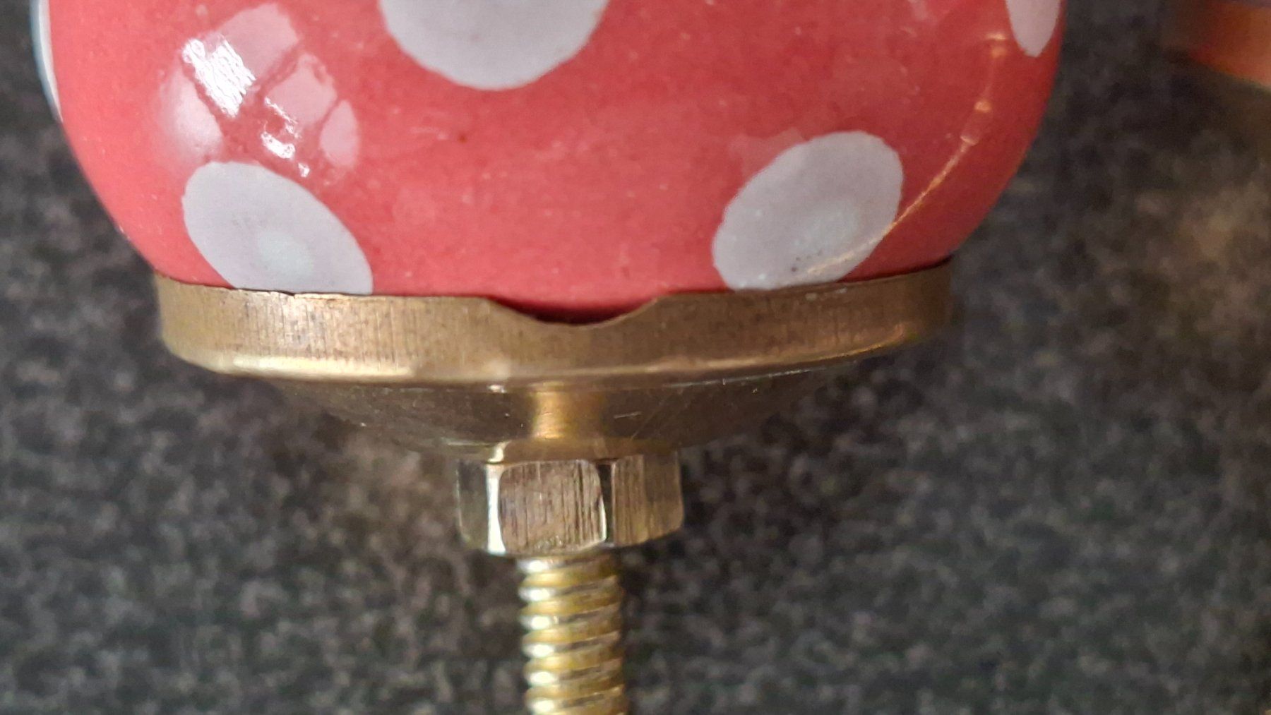 Eisenwaren: Möbelknaufe Keramik/Messing  Rot/Weiss – Gebraucht aus Gattikon von jeansgli 3