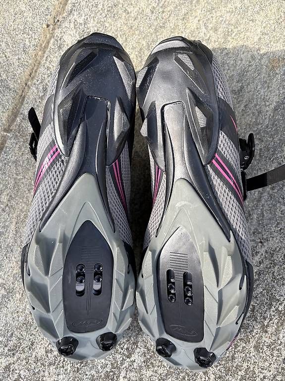 Scarpe da donna: Moutainbikeschuhe neu – Usato da Spiez venduto da Lenneli 1