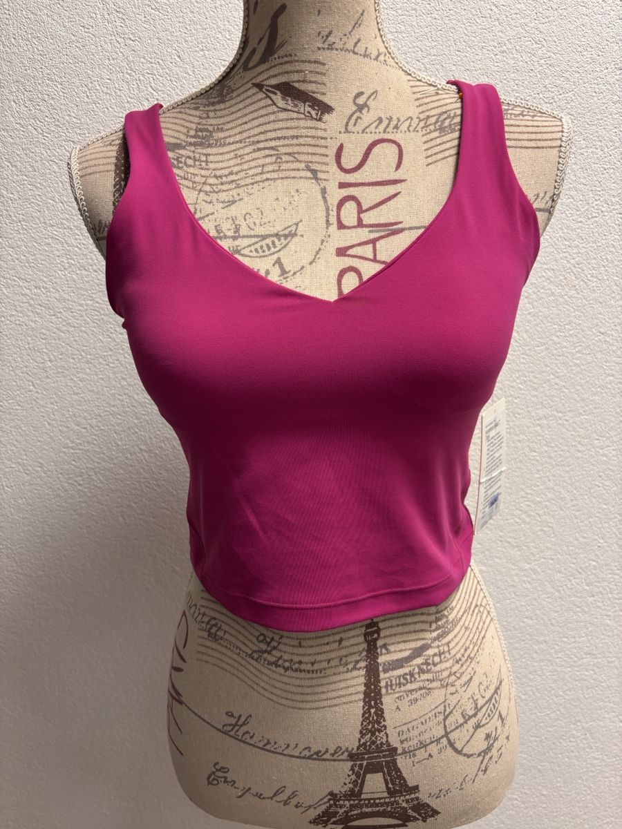 Lululemon Tops: Lululemon Top Grösse 8 NEU – Neuf (Voir description) à Gossau SG par Swisslady25
