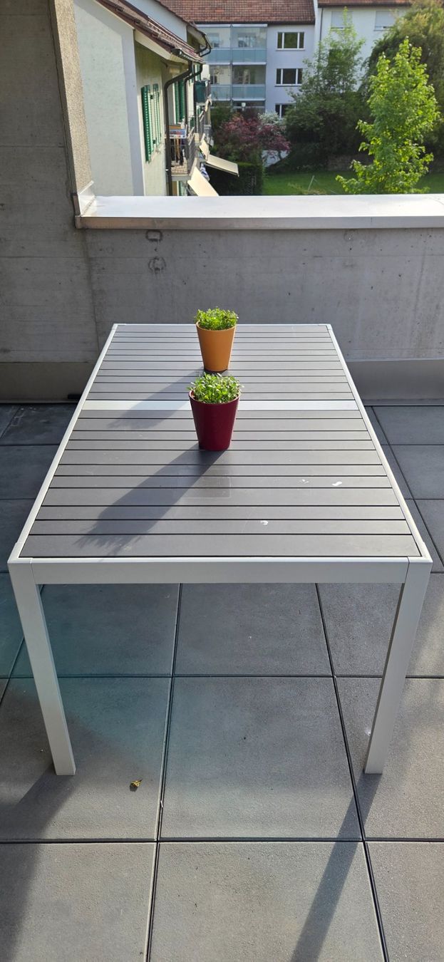 Tavoli: Moderner Gartentisch – Usato da St. Gallen venduto da Rodserg 1