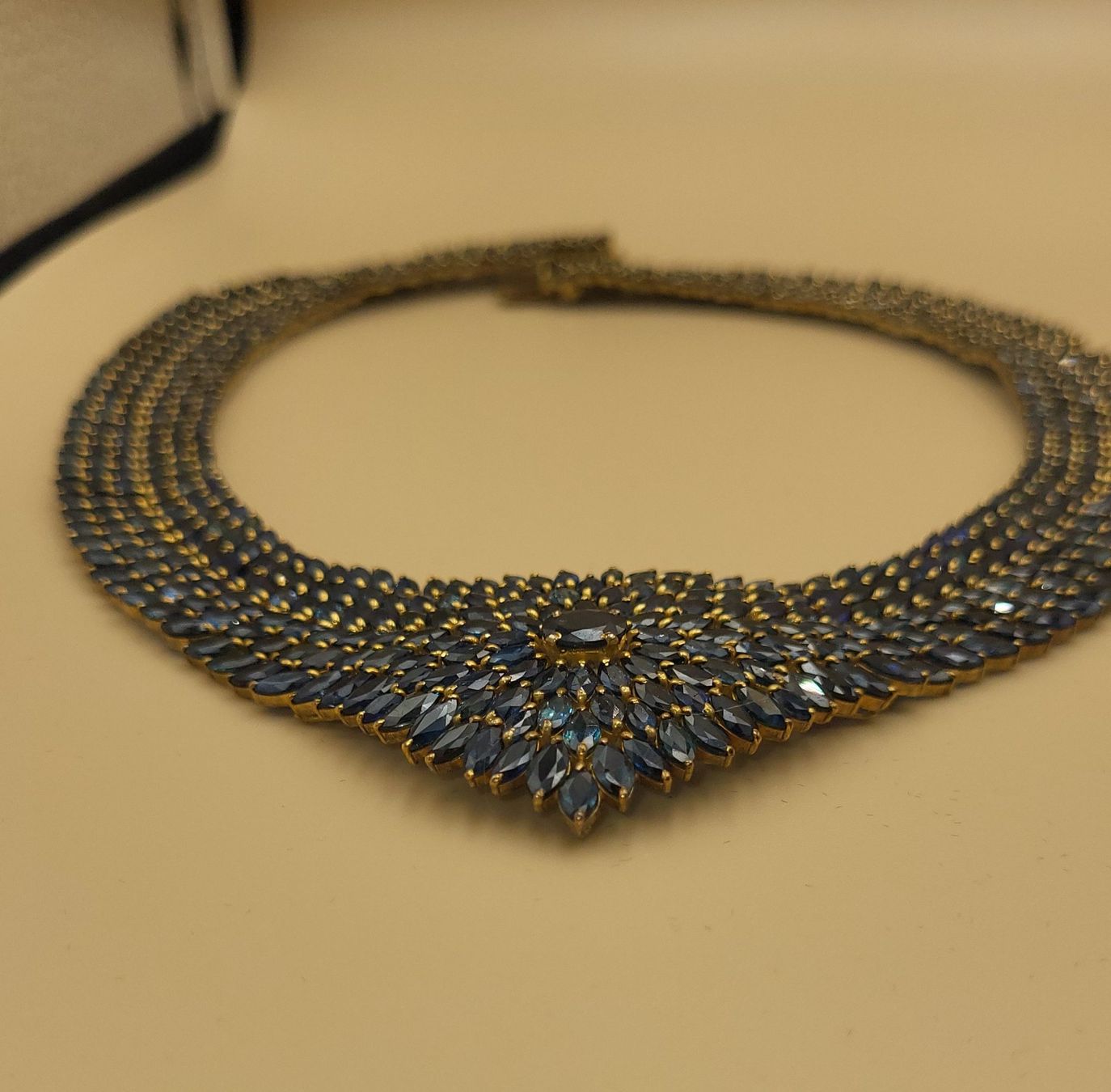 Catenine: Goldige Elegante Collier Mit Saphire – Usato da Wald ZH venduto da SwissPawnshop 9