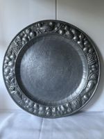 Antike Zinnplatte, Servierplatte, Früchte Dekor, 45 cm Durch