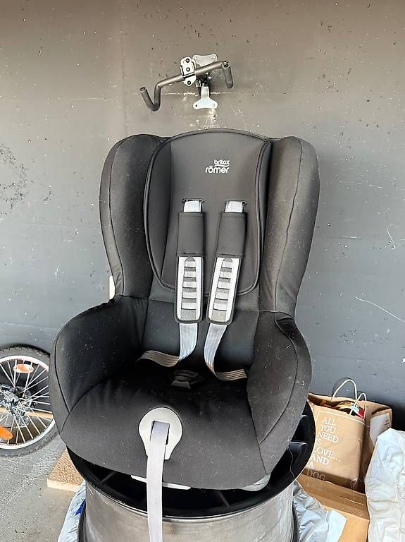 Britax Römer Seggiolini per auto: Römer Kindersitz – Usato da Nürensdorf venduto da Marcoaeberhard 2