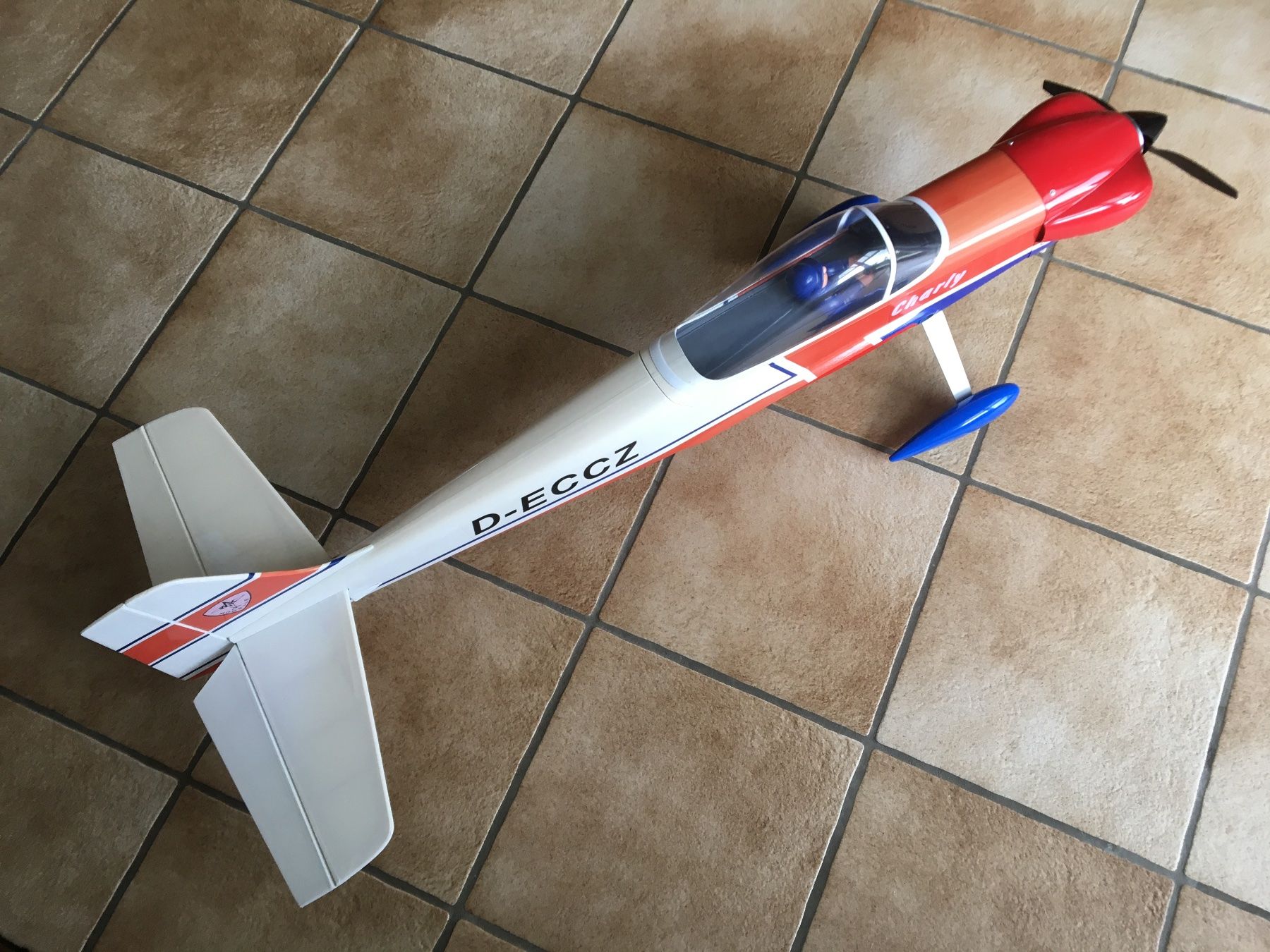 Modellismo RC: Charly von WIK - flugfertig - NEU – Nuovo (secondo la descrizione) da Uster venduto da Sysreview 2