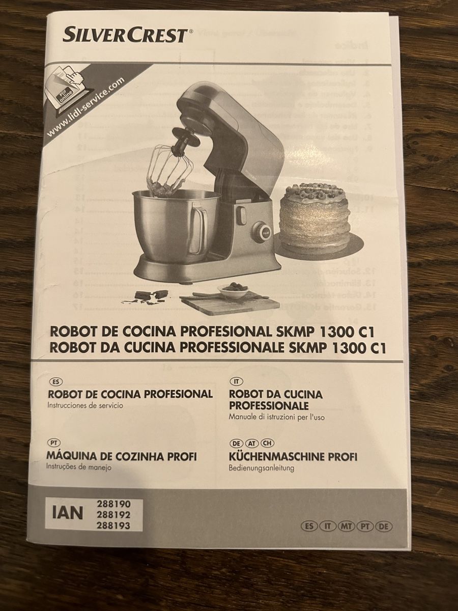 SilverCrest Küchengeräte: SILVER CREST Küchenmaschine 1.300 Watt  – Gebraucht aus Illnau von  3