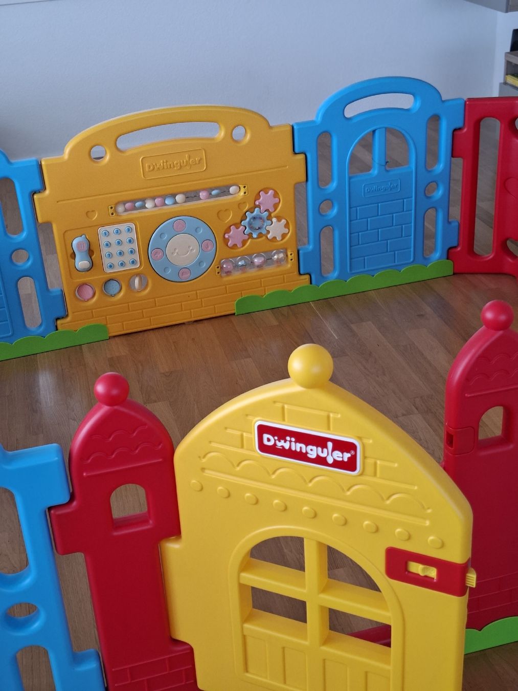 Box & Barriere di sicurezza: Dwinguler Spielplatz, Laufgitter, flexibel erweiterbar! – Usato da Emmenbrücke venduto da inVinoVeritas88