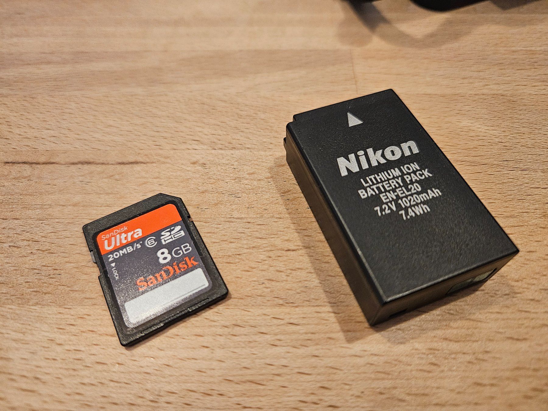 Nikon Fotocamera: Nikon1 Double Zoom Kit – Usato da Jegenstorf venduto da sukram008 4