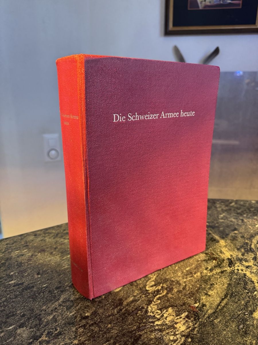 Libri: Buch mit Geheimfach für SIG P210 – Usato da Oberrüti venduto da HotRod1932