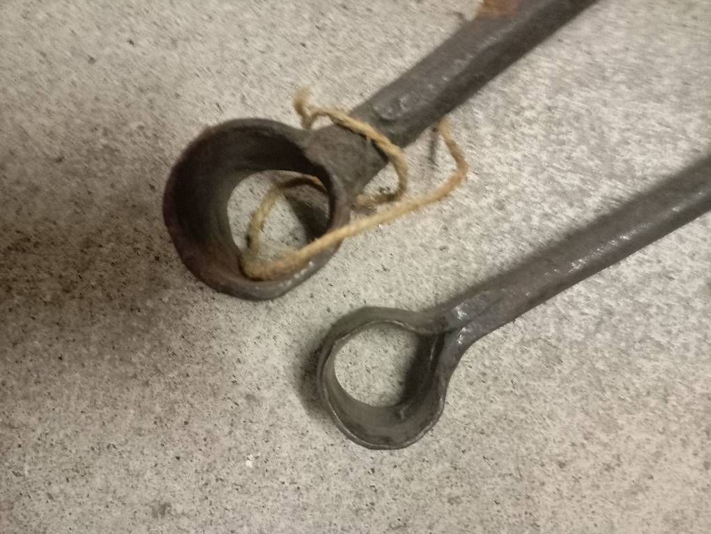 Alle Werkzeuge: 2 geschmiedete Bohrer 2 cm/ 3 cm – Gebraucht aus Basel von Petergunn 3