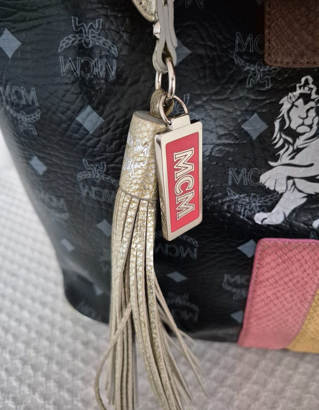 Mcm Borse da donna: MCM Shopper, mit Anhänger – Usato da Dottikon venduto da Pega7 7