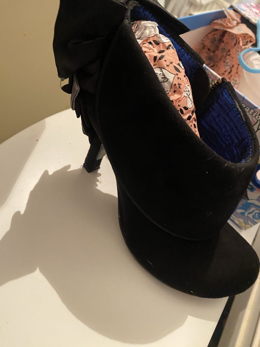 Scarpe da donna: Stiefeletten Grösse 38 Marke Irregular Choice mit Schleife – Usato da Zürich venduto da tos_mht7