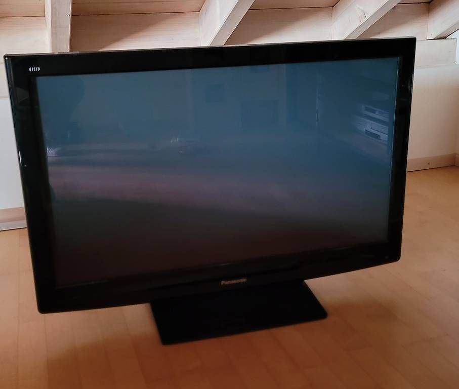 Panasonic Televisori: Panasonic TX-P42C10E Plasma-Fernseher – Usato da Wünnewil venduto da san_zs75