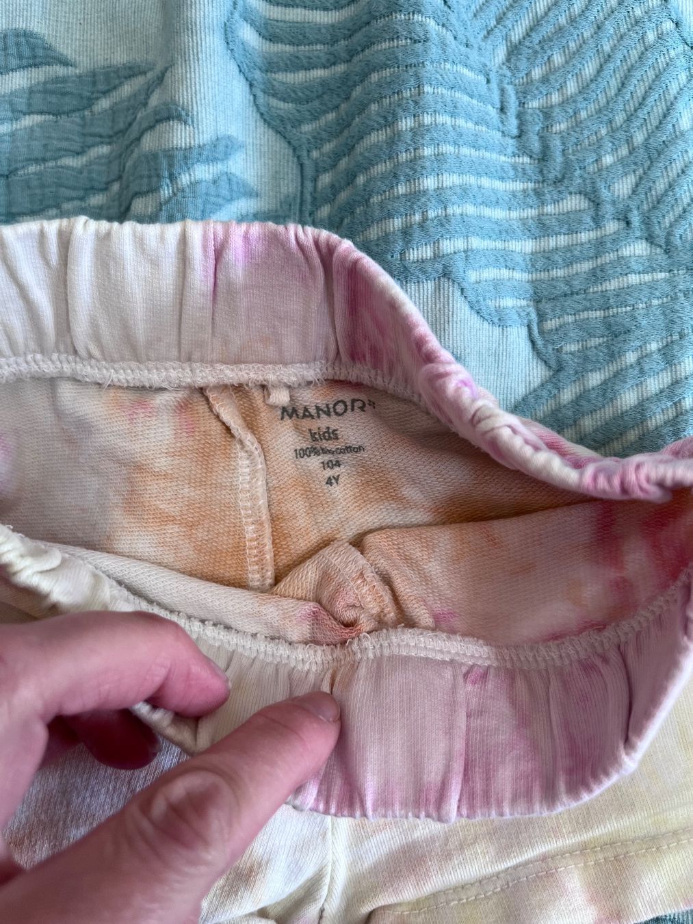 Hosen: 2x Shorts, Größe 104 – Gebraucht aus Umiken von deb_57xk 5