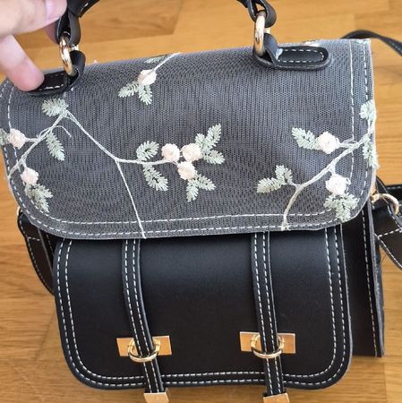 Handtasche mit Blumenmuster schwarz neuwertig