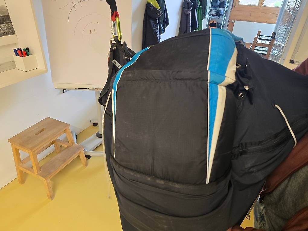 Sport dell'aria & Aquiloni: Ozone Ozium L Liegegurtzeug – Usato da Matzendorf venduto da Flugschule-Jura 3