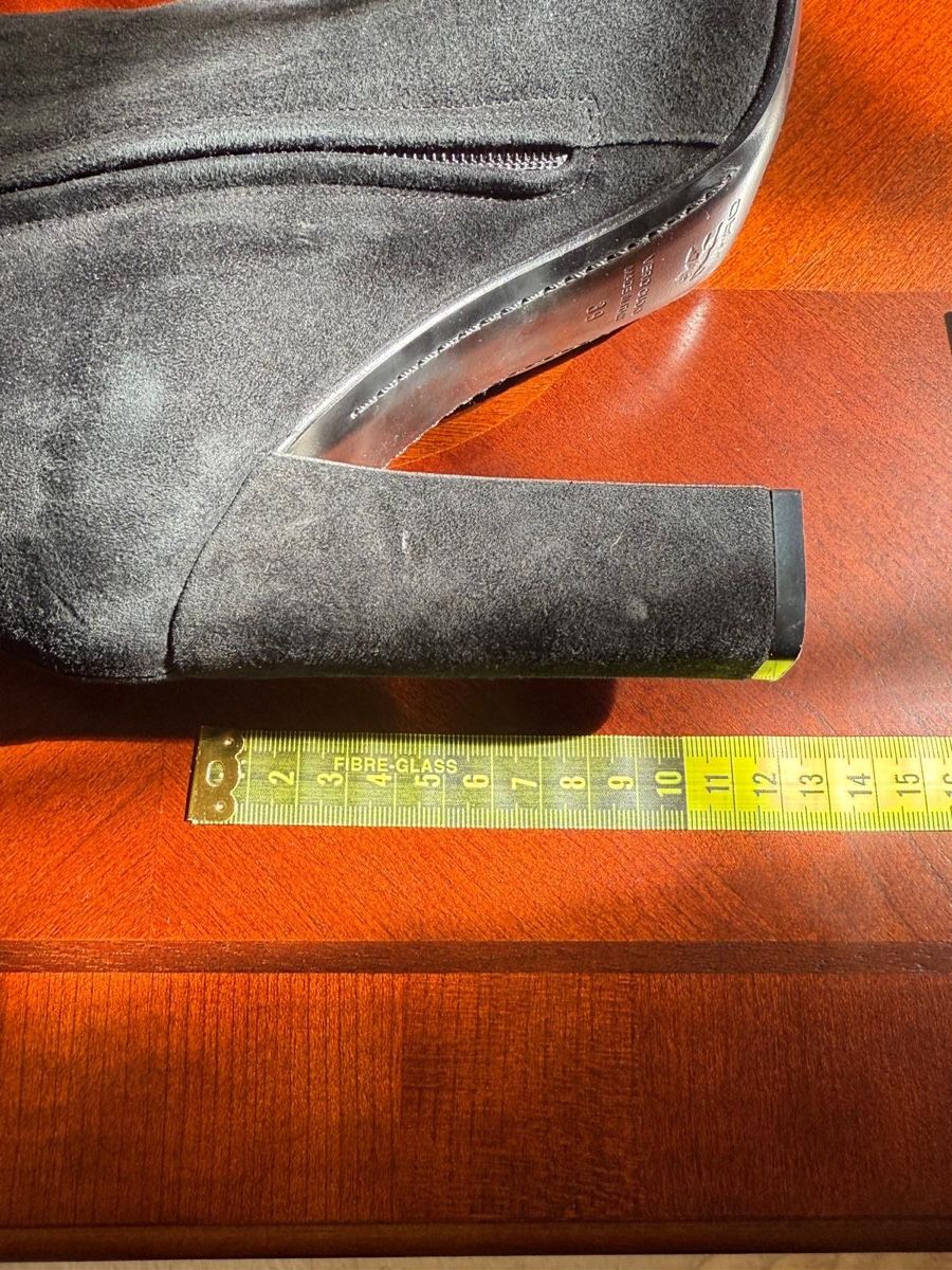 Etro Scarpe da donna: ETRO Stiefel, schwarz, Gr. 39, Neue – Nuovo e nell'imballaggio originale da Wangen ZH venduto da tel_gxb5 8