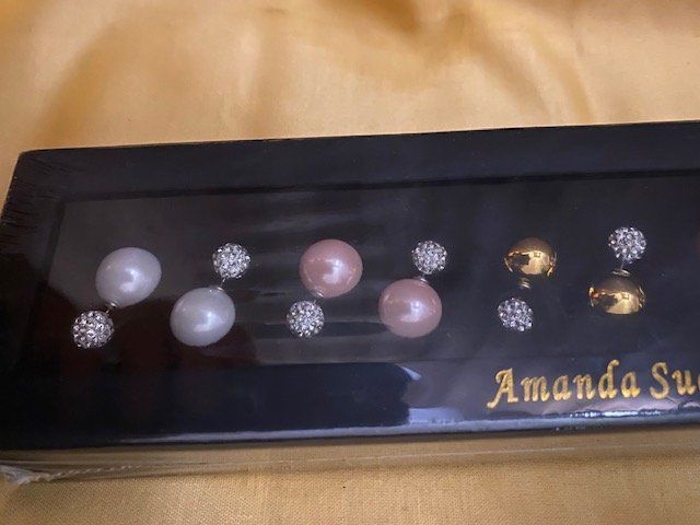Altri gioielli: Ohrstecker Set Neu, Perlen Set Ohrringe  von Amanda Suarez – Usato da Fribourg venduto da geraldine132