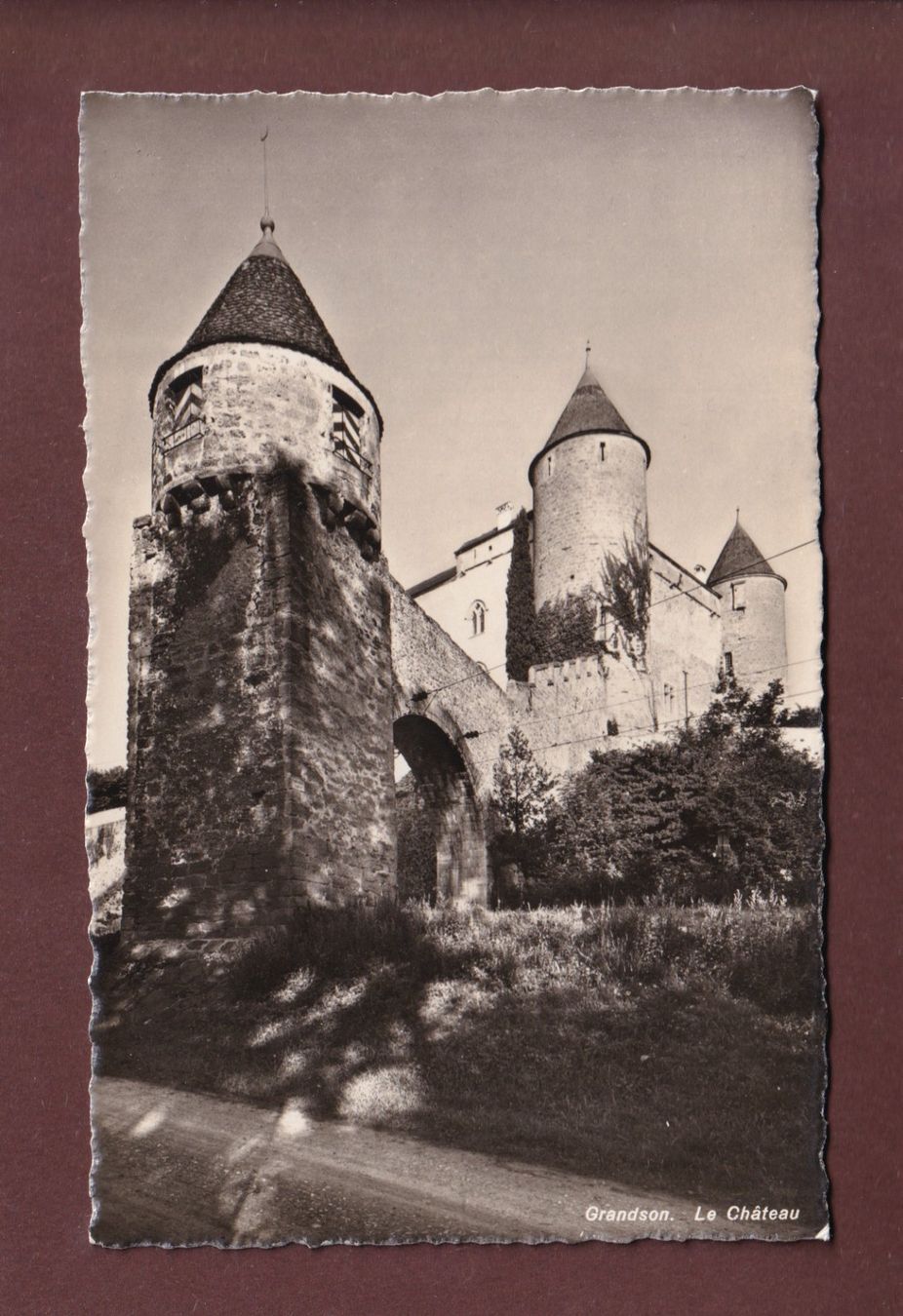 Cartoline postali: GRANDSON - Le Château - Feldpost – Usato da Pully venduto da nicecards-shop