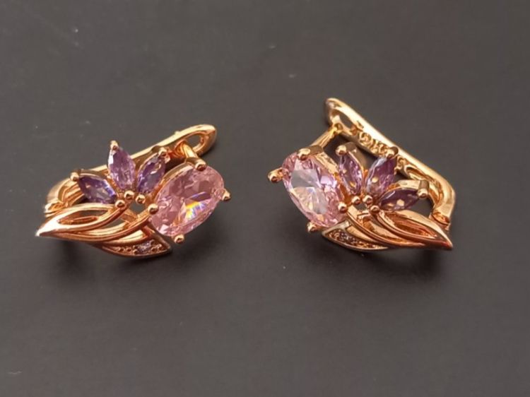 Boucles d'oreille: Vergoldet Ohrringe, mit Klappverschluss – D'occasion à St-Prex par big_c6bb