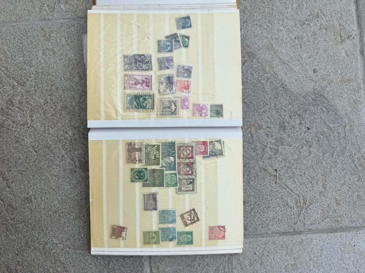 Tutti i francobolli: Stamp Album with Assorted Stamps Good Condition – Usato da Seuzach venduto da Wolf936 3