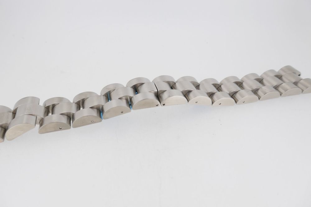 Bulgari Bracelets: Gianni Bulgari Stahlband 20 mm 17,5 cm lang ungetragen – Neuf (Voir description) à Schaffhausen par swisswatches-andmore 2