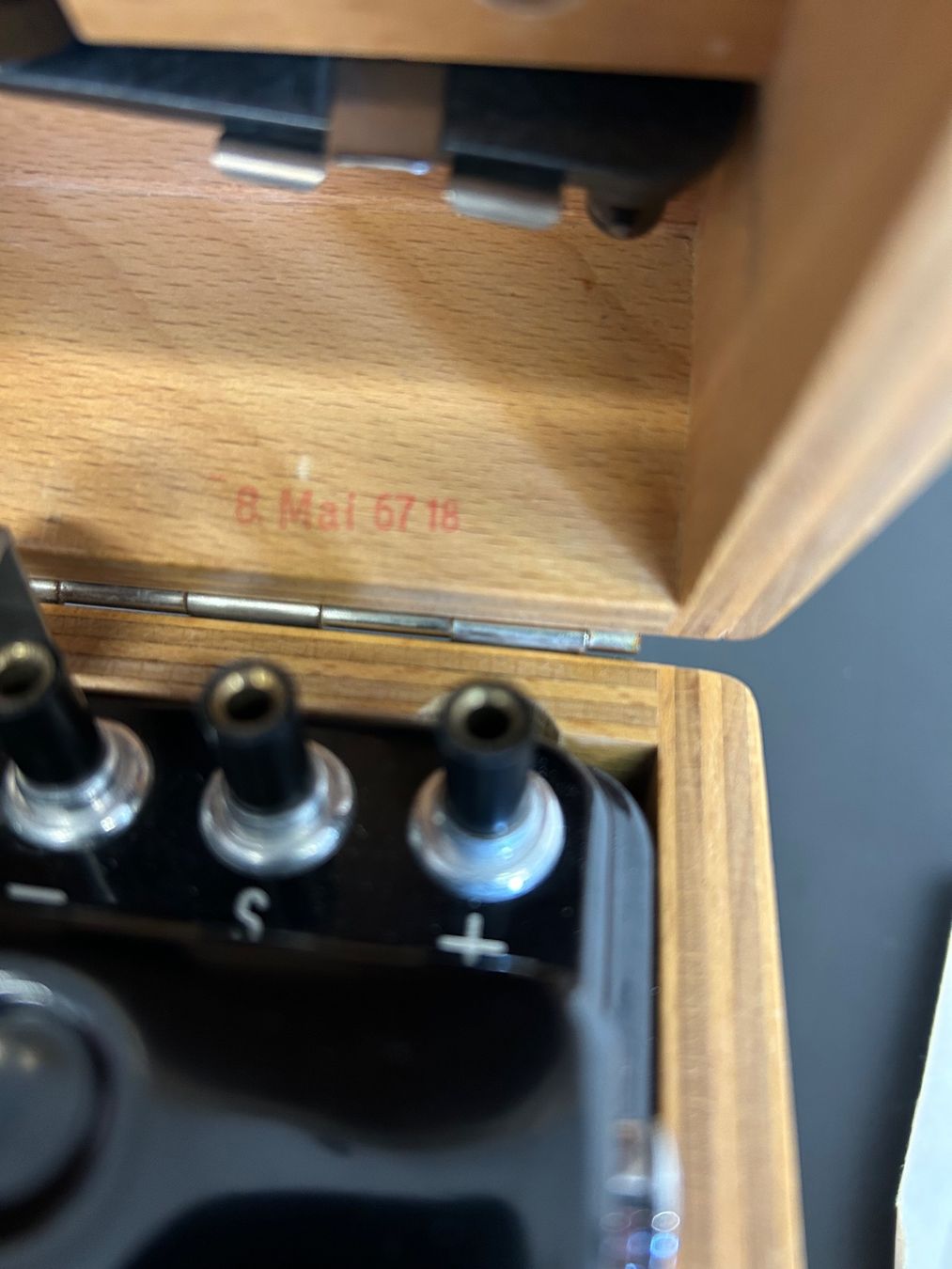 Messen: Historischer Kurbelinduktor-Isolationsmesser Metrawatt – Gebraucht aus Zürich von LuZ_8005 4