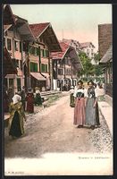 Adelboden, Frauen in Tracht auf einer St
