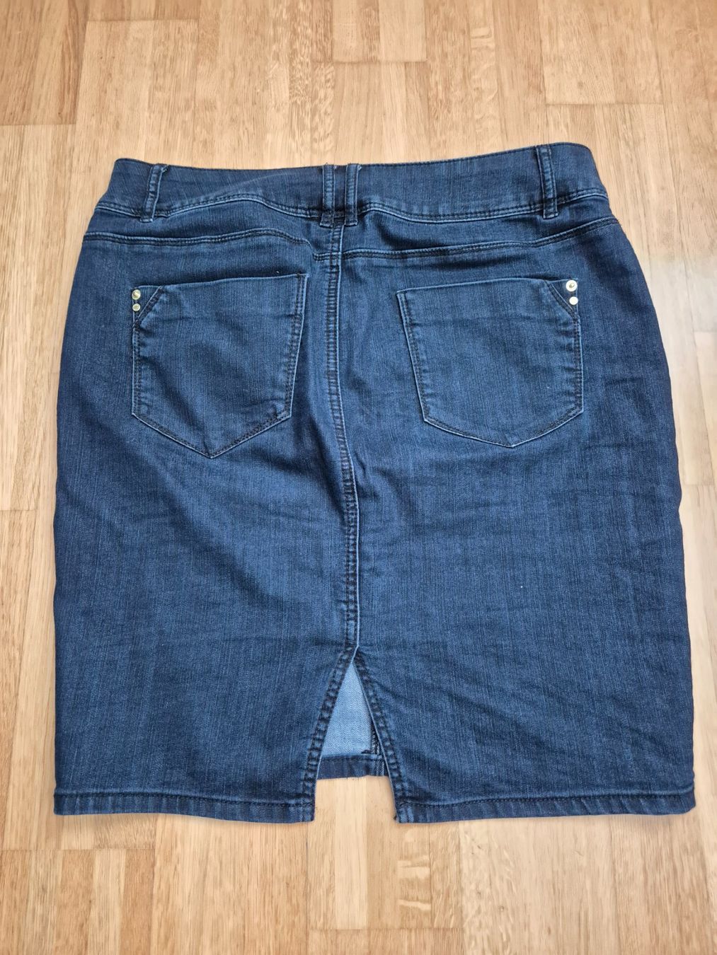 Gonne: Jeans-Rock Damen Gr. 40 – Usato da Pfäffikon SZ venduto da Ka6ka 1