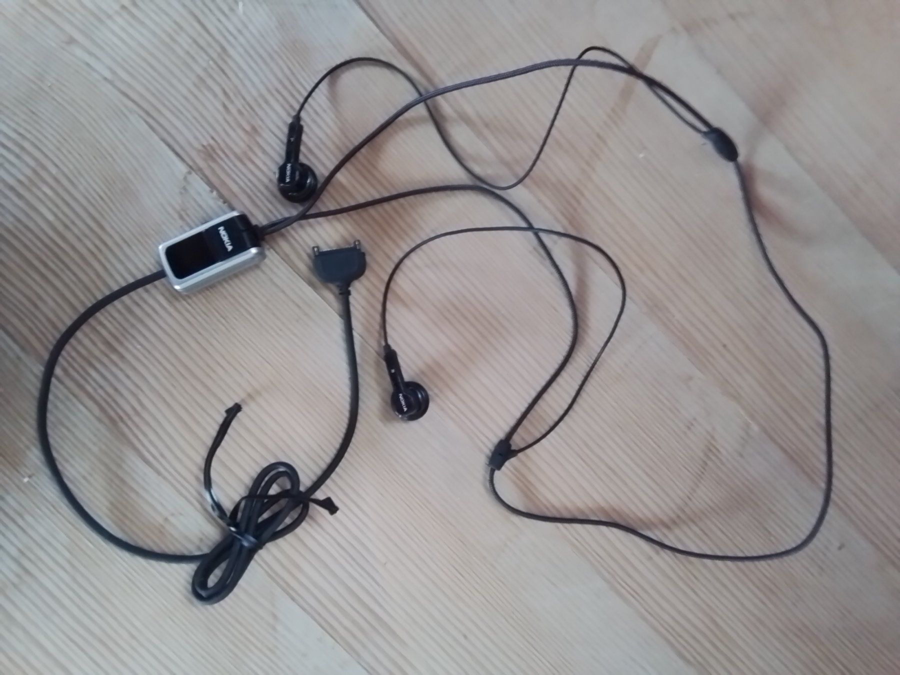 Nokia Cuffie: Nokia HS-20 Stereo Headset - Selten – Usato da Oberurnen venduto da DVDL