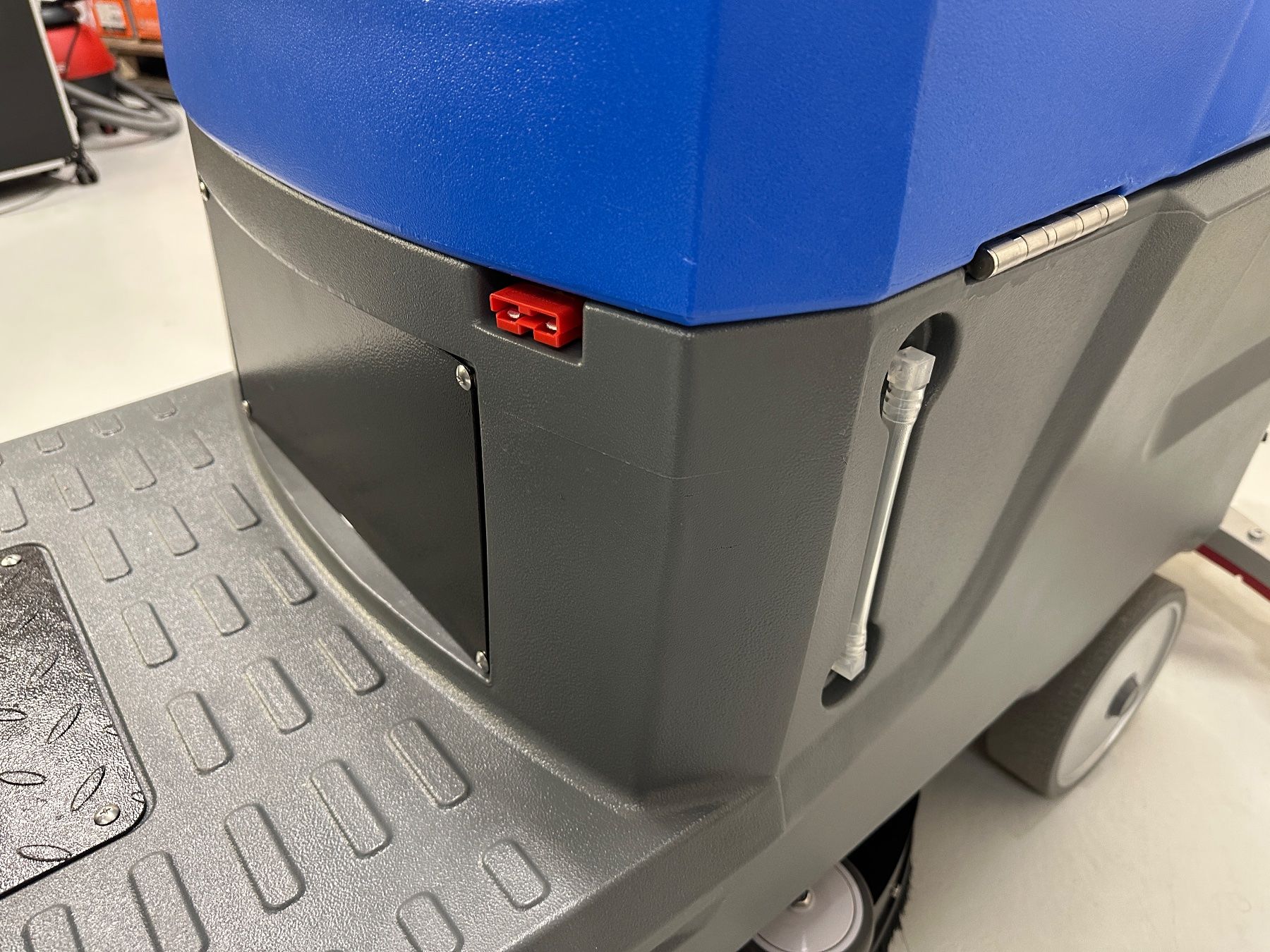Tutte le macchine: Scheuersaugmaschine, neu und Originalverpackt – Nuovo e nell'imballaggio originale da Volketswil venduto da 450231 6
