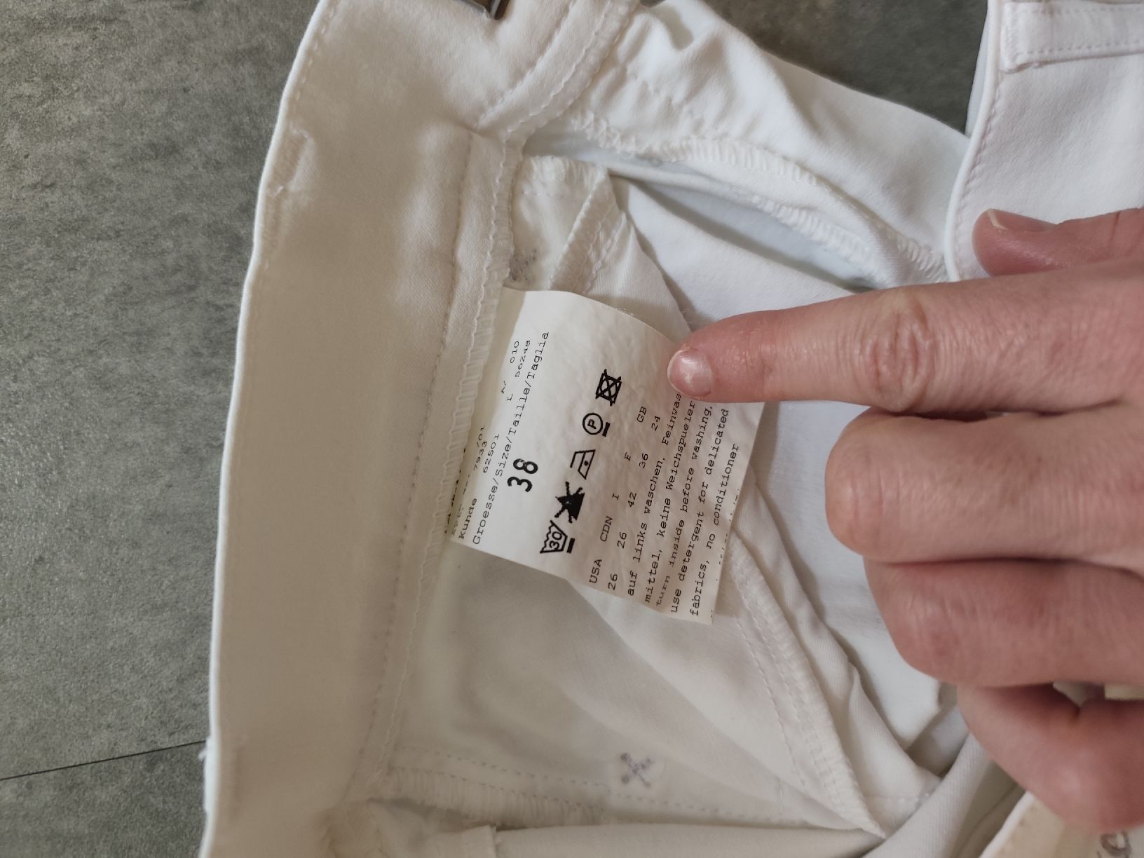 Pikeur Pantaloni: Weisse Pikeur Turnierhose, Gr. 38 – Usato da Muri b. Bern venduto da Vuissens 2