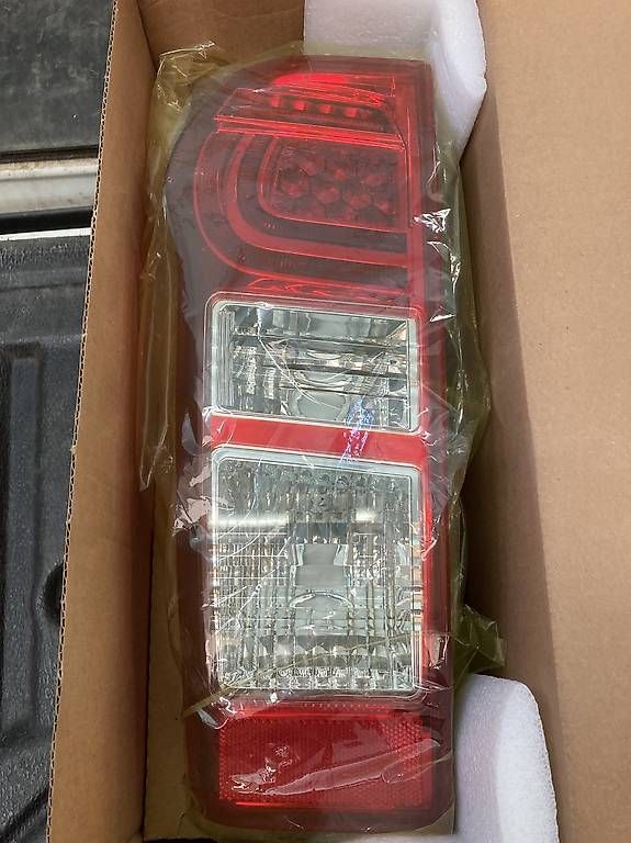 Alle Autoersatzteile: Faro isuzu  – Gebraucht aus Campo (Blenio) von M.B.95