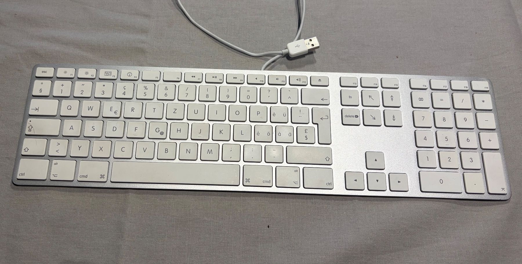 Apple Tastaturen: imac Tastatur mit Kabel – Gebraucht aus Luzern von Lampion