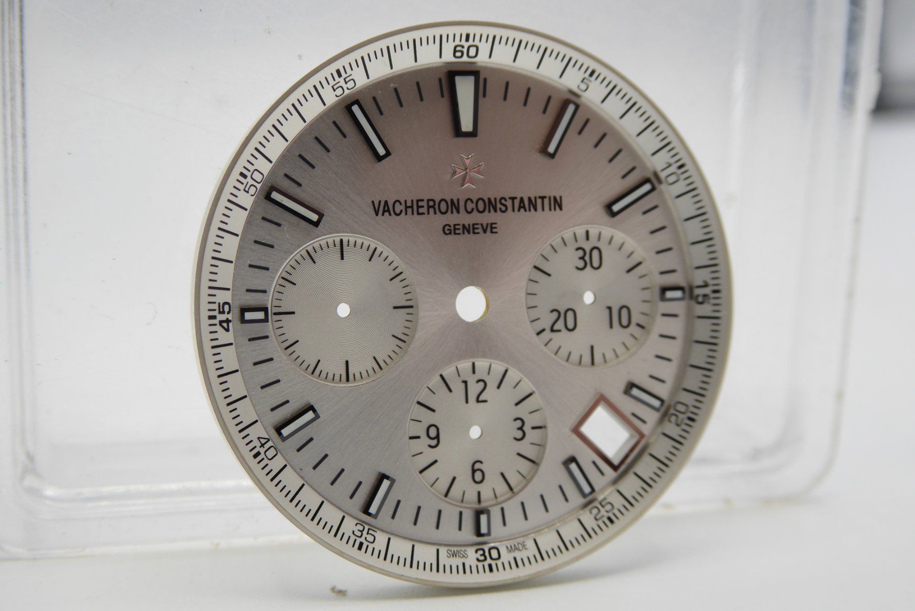 Vacheron Orologi: Vacheron Constantin Overseas Chronograph silver dial 5500V – Nuovo (secondo la descrizione) da Geneve venduto da adr_xk6n 2