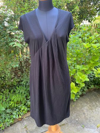 Schwarzes Kleid kurzarm Gabriele Strehle