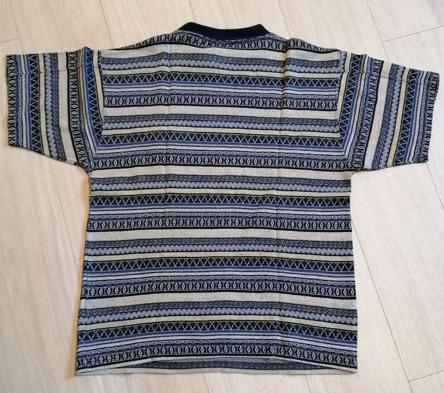 T-shirts: T-Shirt - Multi Farben - Grösse XL – D'occasion à Oberurnen par mackrokodile 1