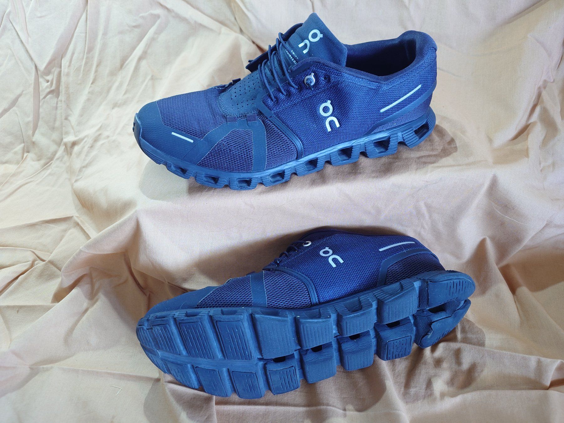 On Scarpe da uomo: On Cloud - sneaker running – Usato da Bévilard venduto da Thenightes
