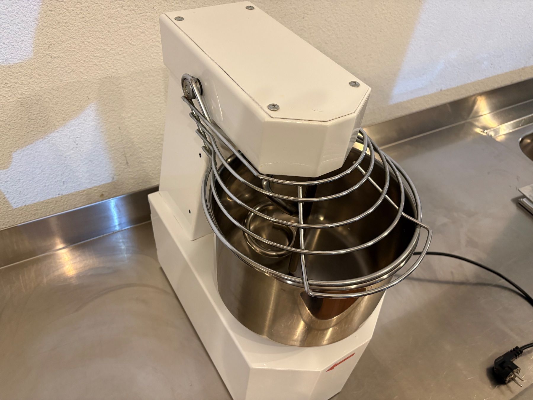 Küchengeräte: Gastro Spiralteig-Mixer, Spiralmischer – Gebraucht aus goldau von G.app 2