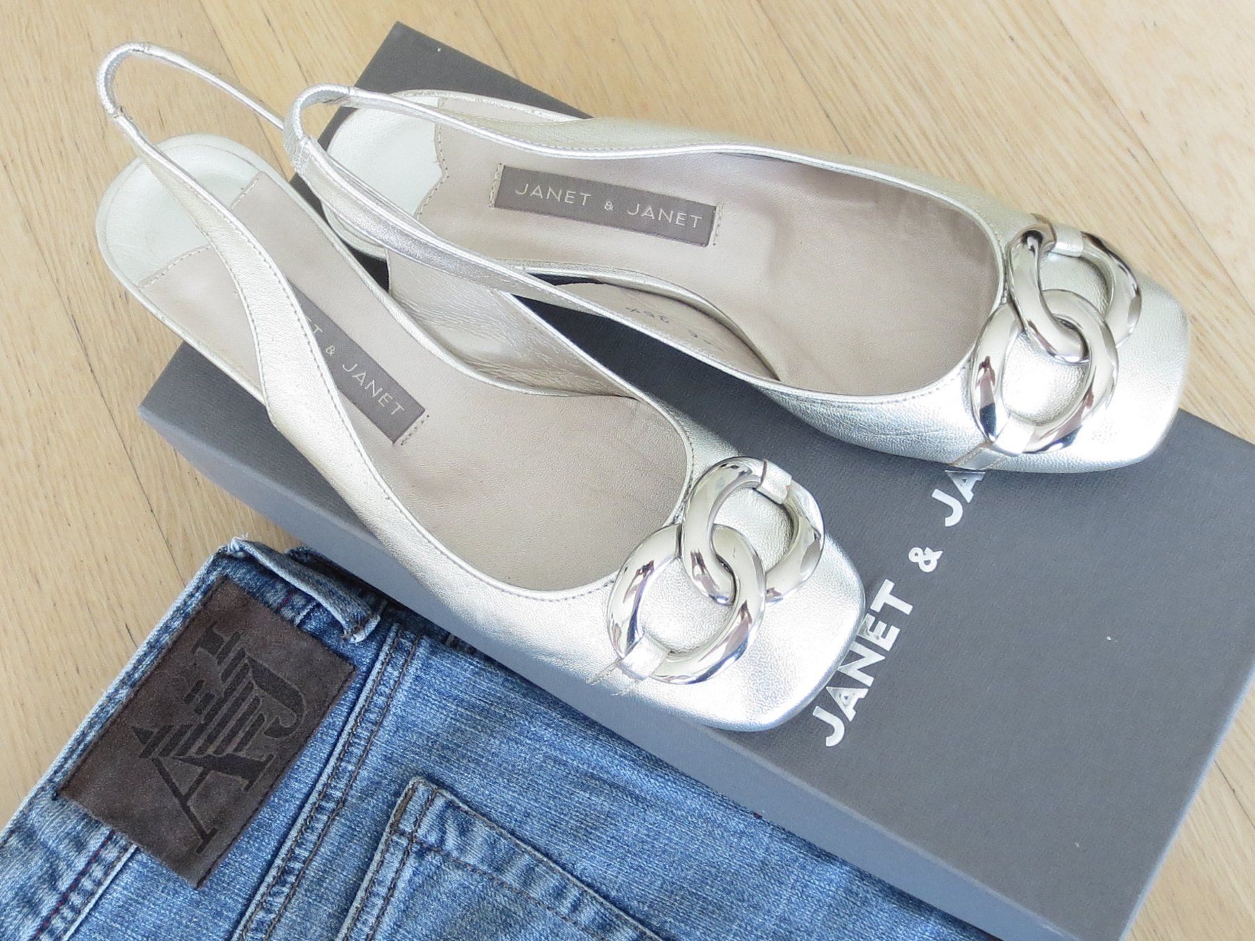 Damenschuhe: Jetzt im Sale! JANET&JANET Sandale Leder Silber Size 35,5 – Gebraucht aus Buchrain von QueenyHE51 5