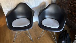 Original 4 vitra Eames Stühle und Sessel im Set