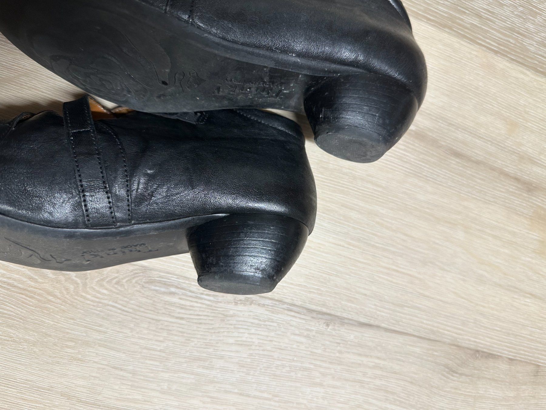 Think Scarpe da donna: Schwarze hohe Halbschuhe von Think! – Usato da Rheinfelden venduto da Brise8 5